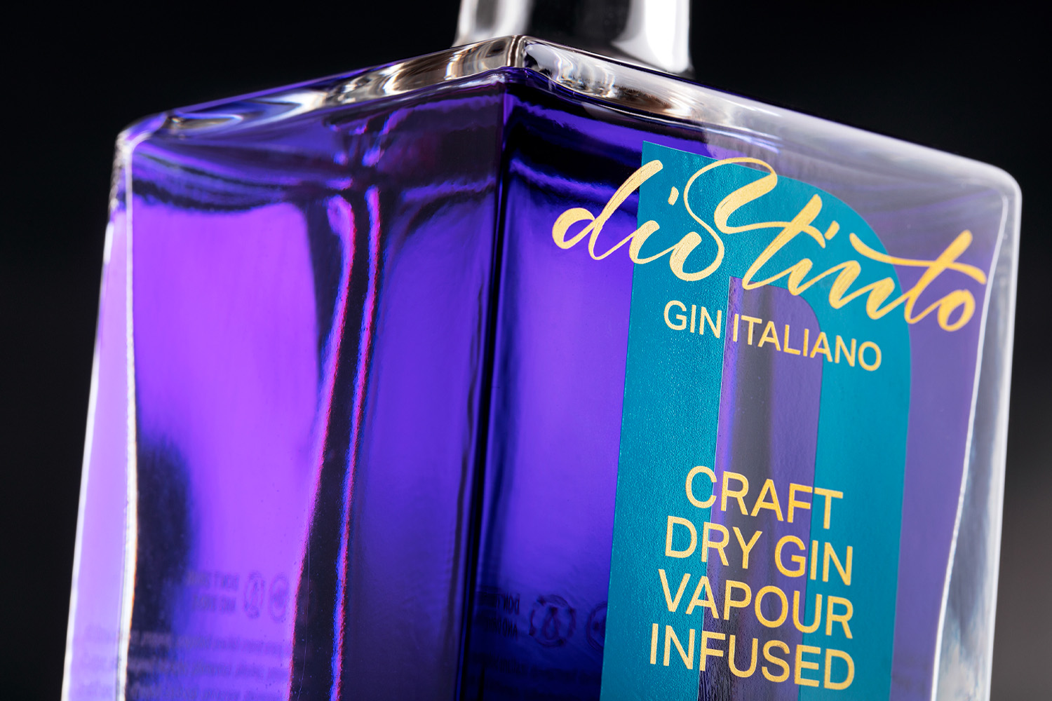 Distinto Andrea Castelletti Studio — Distinto
